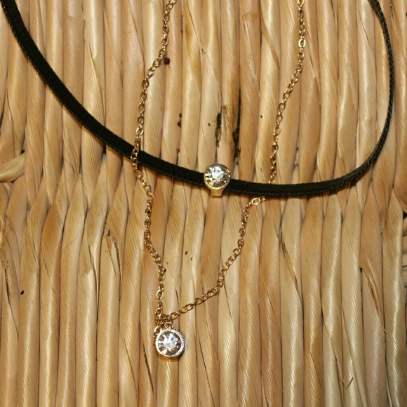 💕🎀 Leather and Gold Pendent Chocker - Picture 6 of 6